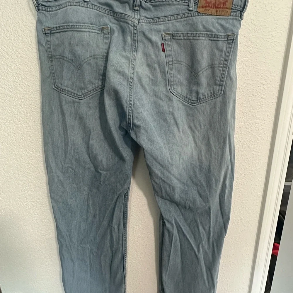 Levi’s 505 Regular size 42x32 Men’s Blue‎ Jeans Light Wash 100% Cotton